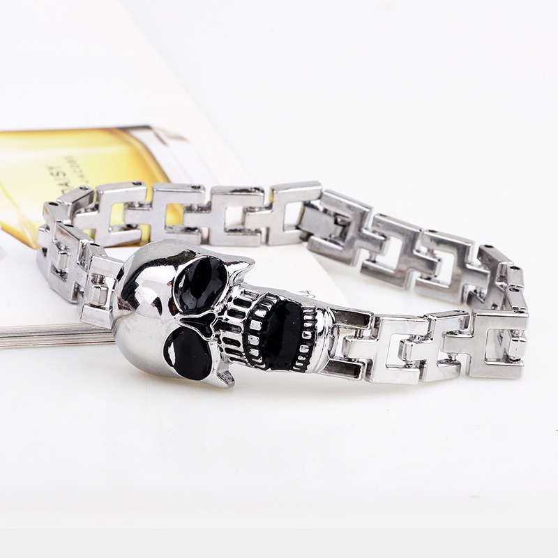 Women'S Accessories To Wear With Watch - سوار من التيتانيوم على شكل جمجمة