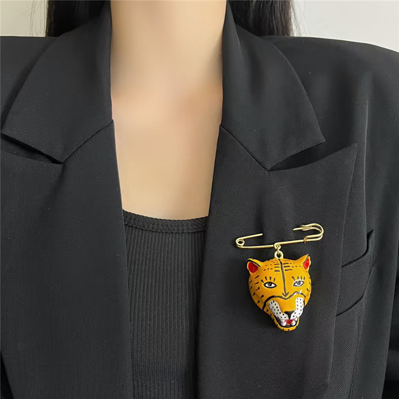 دبوس بروش على شكل نمر من المين - مراجعة Women'S Accessories For Formal Wear وسعره